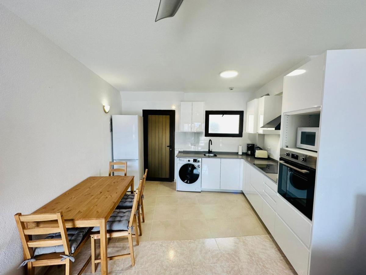 Ocean Front Cozy 2 Bedroom, 3 Beds Spacious- Netflix, Pool, Beach Lift & Fast Wifi プラヤ・デル・イングレス エクステリア 写真