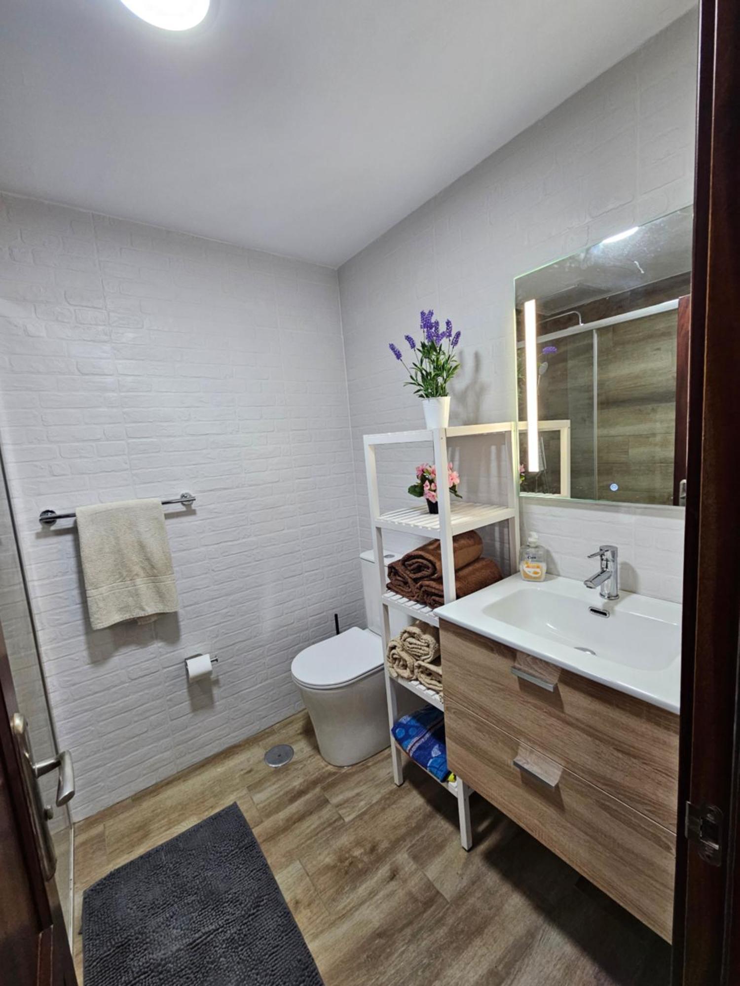 Ocean Front Cozy 2 Bedroom, 3 Beds Spacious- Netflix, Pool, Beach Lift & Fast Wifi プラヤ・デル・イングレス エクステリア 写真